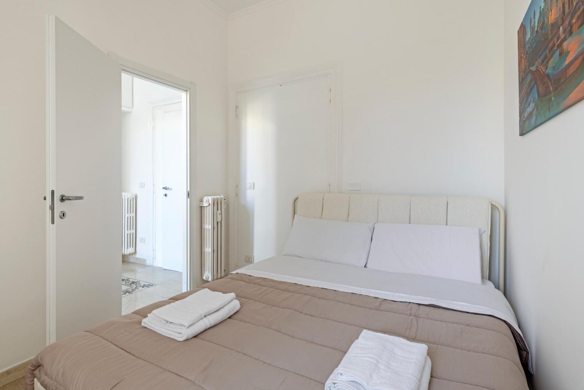 Apartamento Elegant 3 Bedroom San Pietro Station 200 Mt Roma