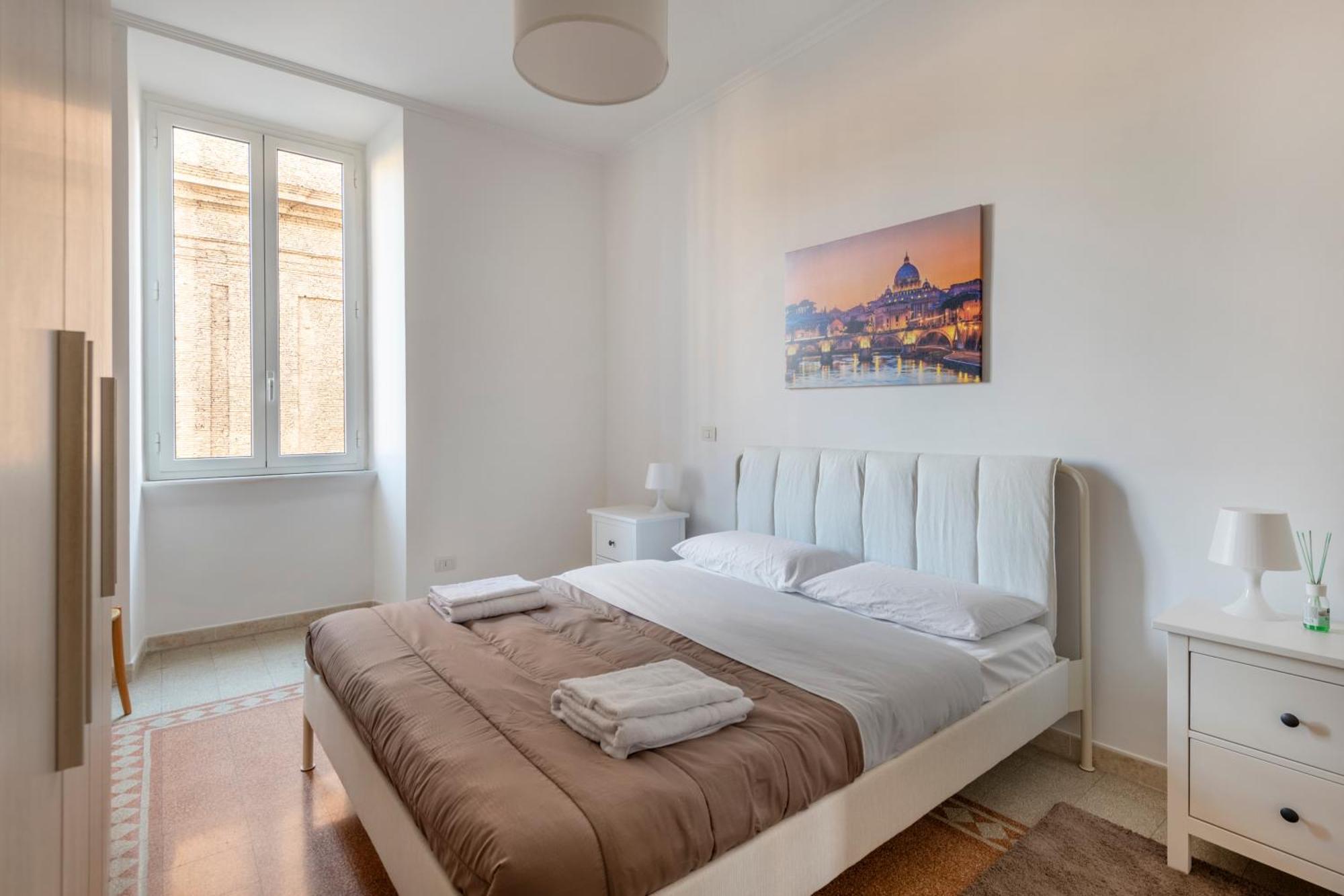 Apartamento Elegant 3 Bedroom San Pietro Station 200 Mt