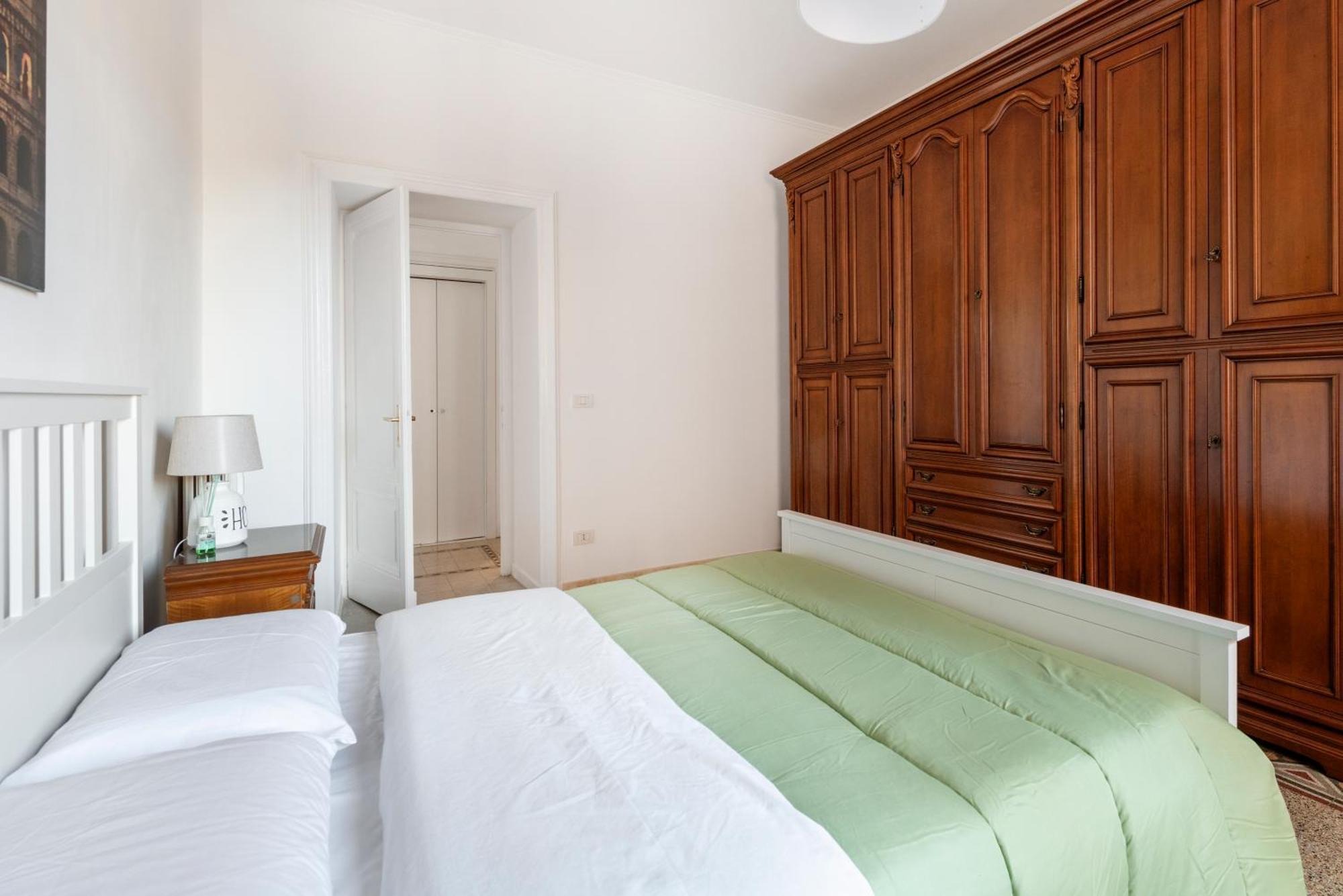 Elegant 3 Bedroom San Pietro Station 200 Mt Apartamento Roma