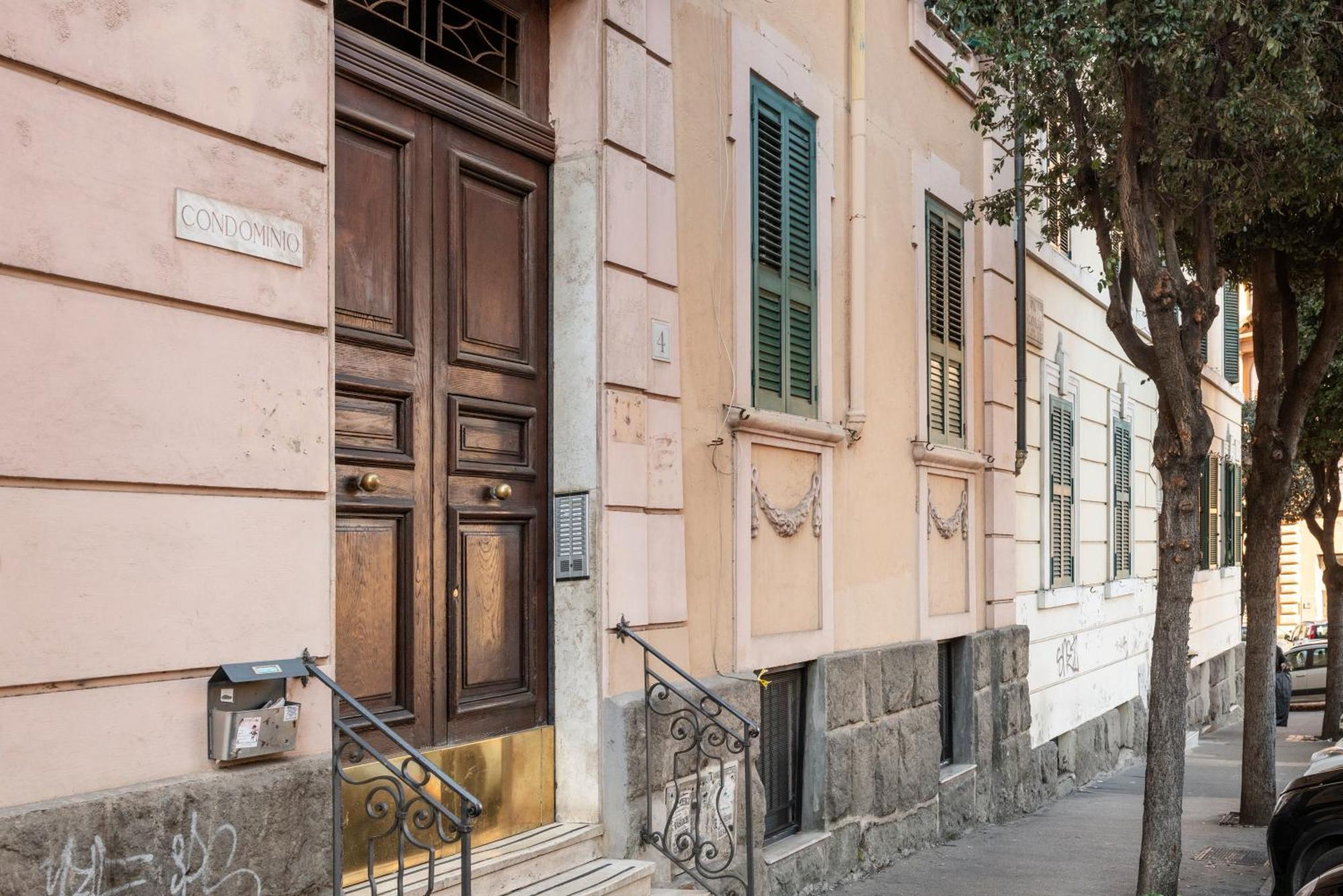 Elegant 3 Bedroom San Pietro Station 200 Mt Apartamento