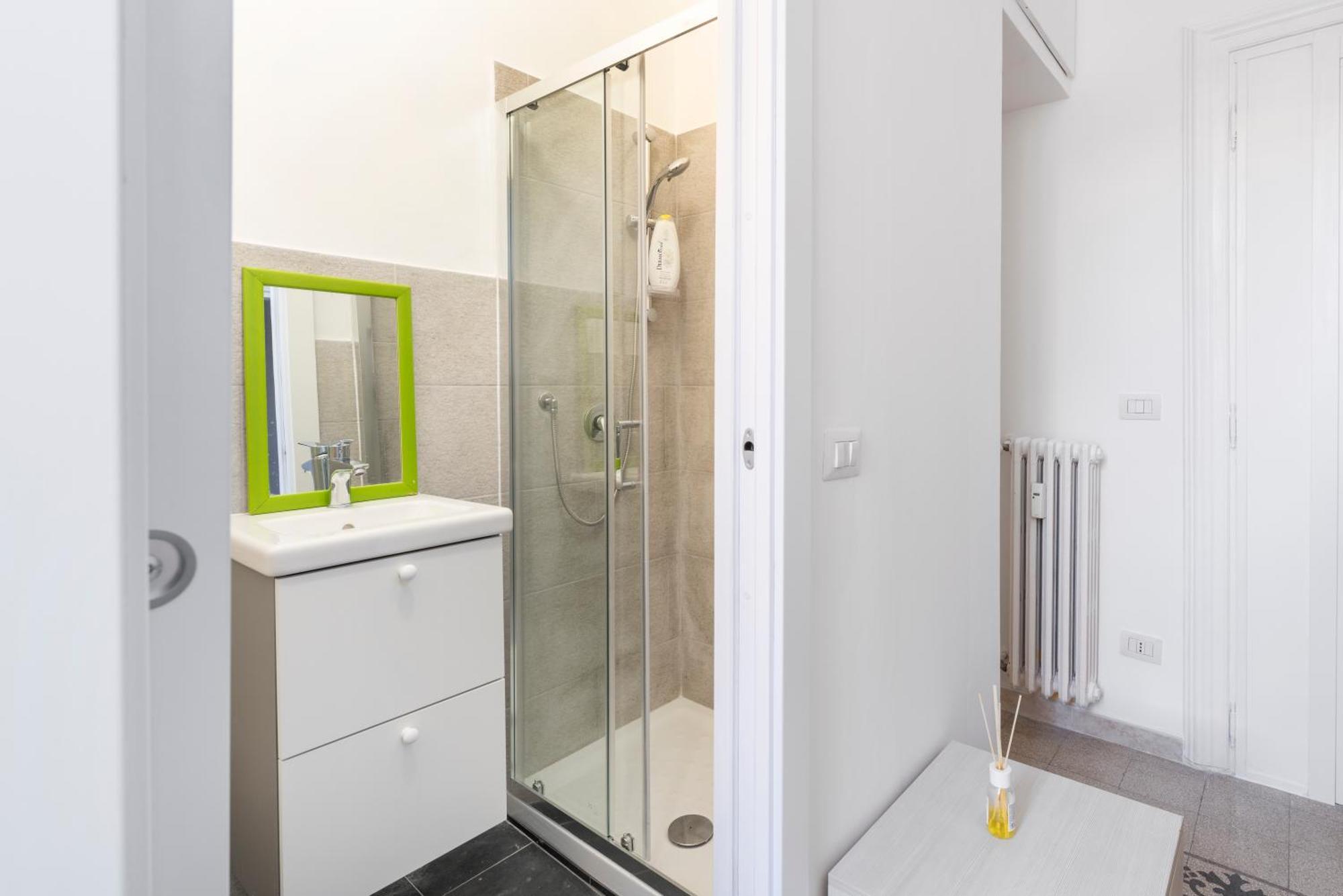 Elegant 3 Bedroom San Pietro Station 200 Mt Apartamento
